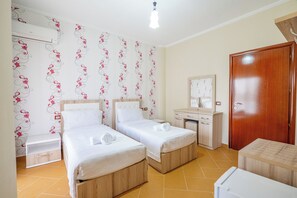 Twin Room - Briel Hotel (Golem)