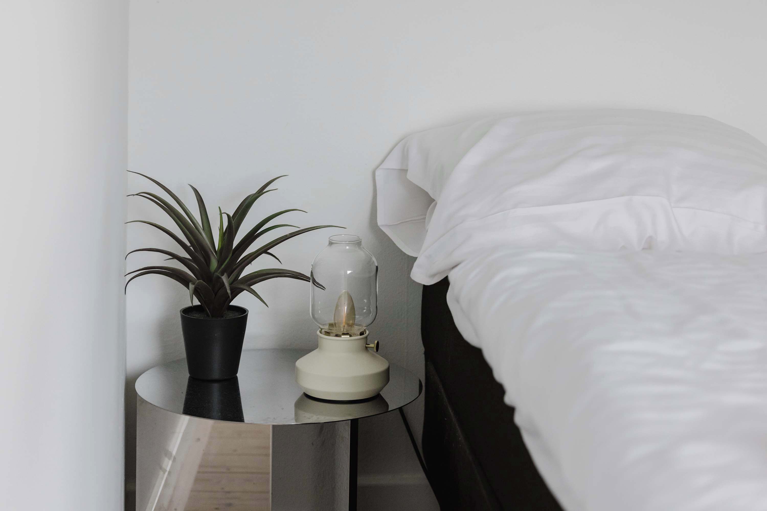 Iron/ironing board, Internet, bed sheets