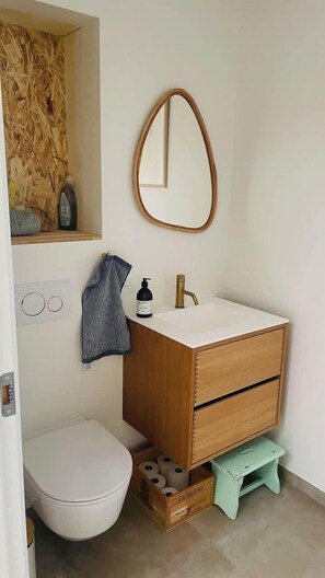 Douche, serviettes fournies