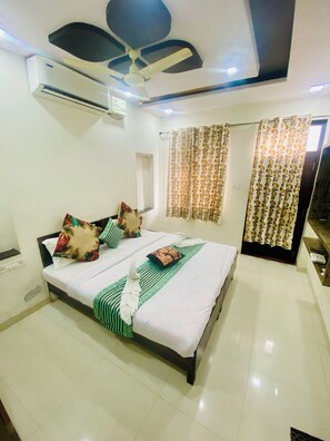 Family Double or Twin Room, Hill View | Desk - The Raj Place (Qila Kumbhalgarh)