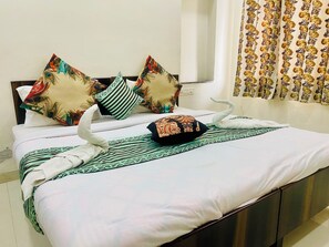 Family Double or Twin Room, Hill View | Desk - The Raj Place (Qila Kumbhalgarh)