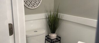 The Cypress House Cozy 2-bedroom townhome mins from Pairs Island