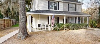 The Cypress House Cozy 2-bedroom townhome mins from Pairs Island