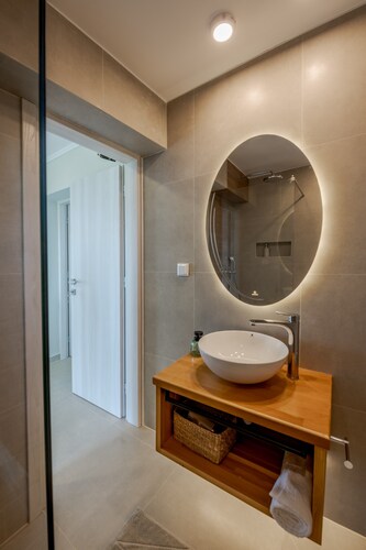 Restia tower apartments