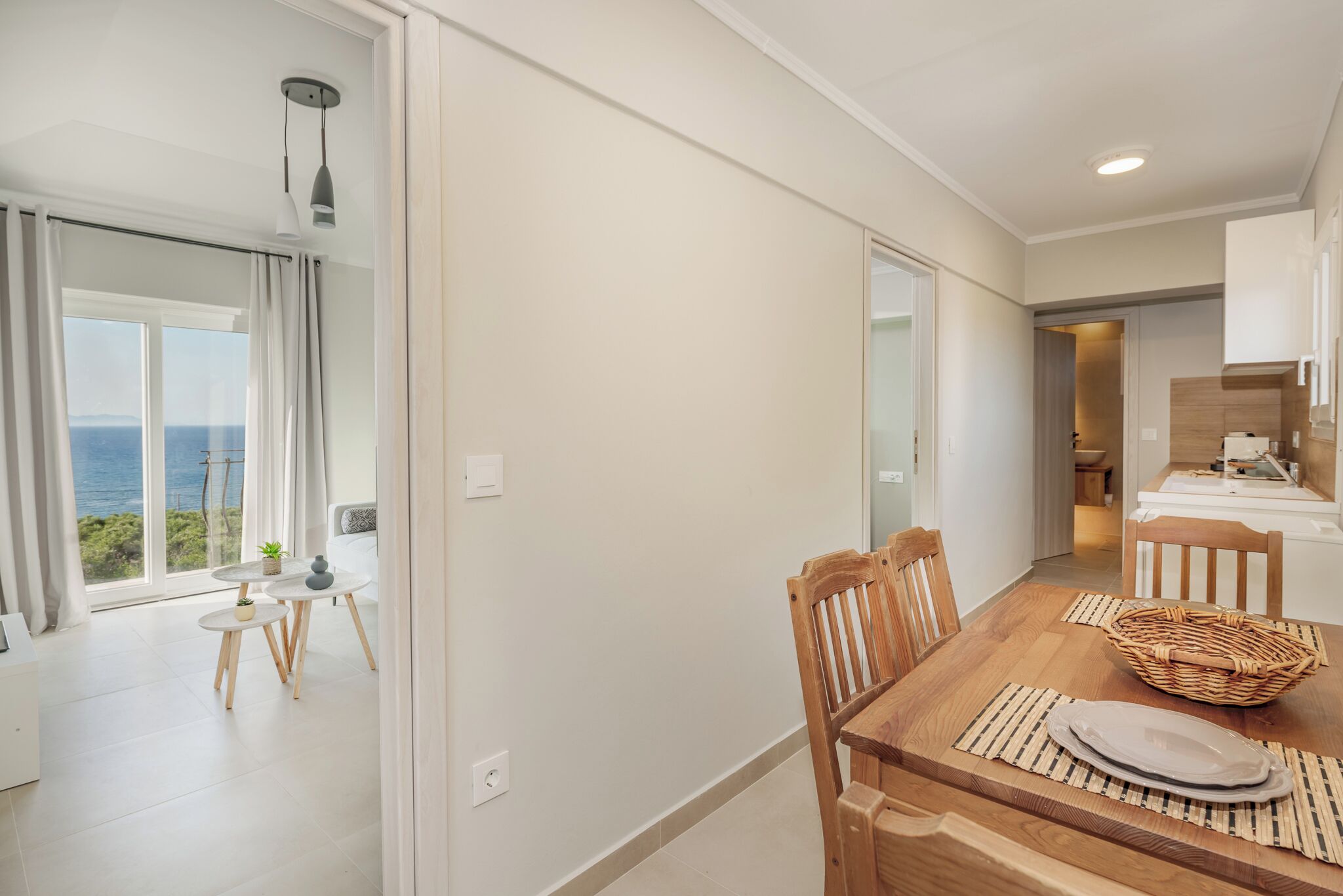 Leilighet, balkong, sjøutsikt | Spiseområde