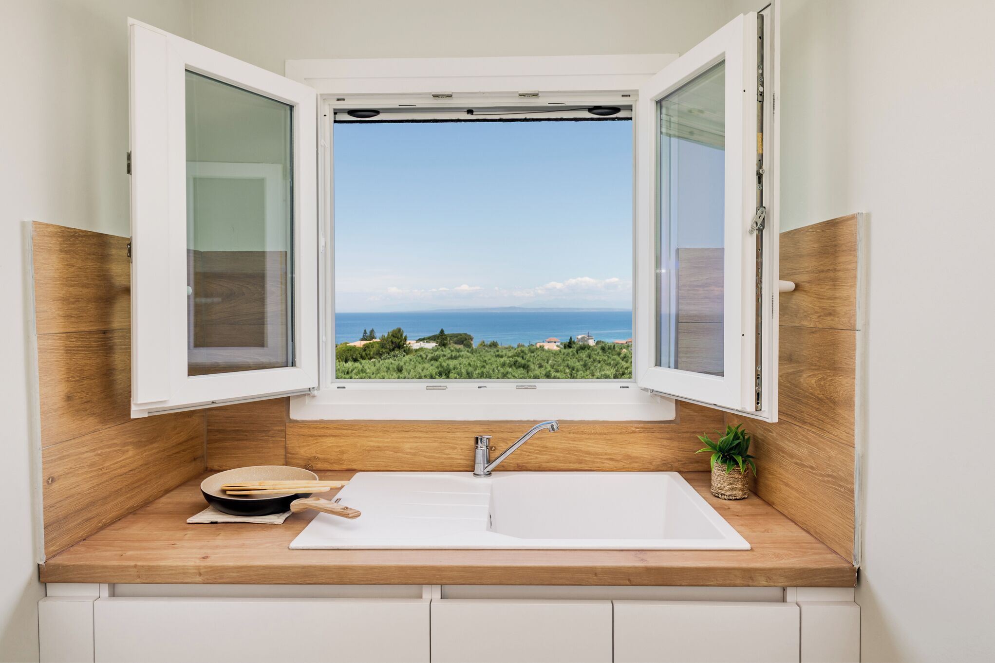 Apartment, 1 Bedroom, Balcony, Sea View | Bathroom