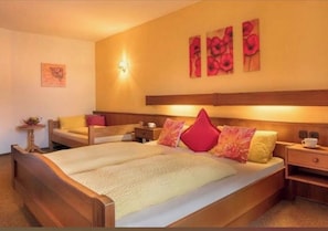 Basic Double Room, Mountain View - Hotel Zur Post (Buechlberg)