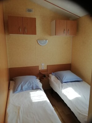 3 bedrooms, iron/ironing board - Rental mobilhome camping les Tamaris (Saint-Pierre-d'Oléron)