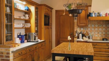 Micro-ondes, four, plaque de cuisson, lave-vaisselle