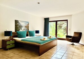 2 soverom, strykejern/-brett, reiseseng for barn og wi-fi (inkludert)