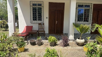 Apartemen, 1 kamar tidur, Boleh Merokok, pemandangan kebun | Teras/patio