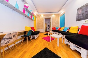Interior - Entire huge 3-bedroom apartment-hostel in the heart of Bucharest (București)