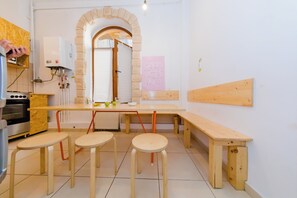 Dining - Entire huge 3-bedroom apartment-hostel in the heart of Bucharest (București)