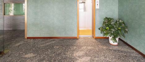 Apartment, 2 Bedrooms, Accessible, Balcony | Interior