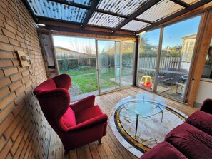 Books - Room-modern Villa Near CPH Airport & Bea (Kastrup)