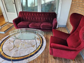 Gemeinsamer Schlafsaal, 1 Schlafzimmer, Raucher, Gartenblick | Wohnzimmer