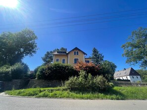 Exterior - Design apartment in the Sternkopf-Engel-Villa (Oederan)
