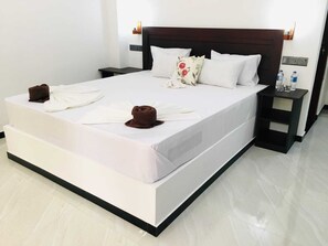 Comfort Triple Room | Desk, laptop workspace, free WiFi