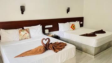 Deluxe Room | Desk, laptop workspace, free WiFi