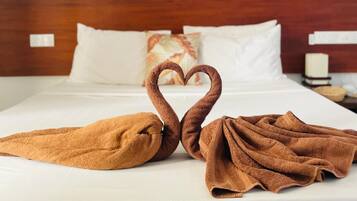 Deluxe Room | Desk, laptop workspace, free WiFi