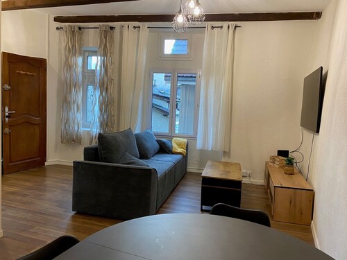 T2 - Apartment in historic building, in the heart of old Voreppe.