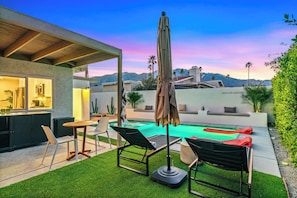 Outdoor dining - Oasis On Arroyo - 3 bed, 2 bath, separate office (Palm Springs)