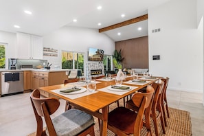 Dining - Oasis On Arroyo - 3 bed, 2 bath, separate office (Palm Springs)