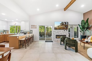 Interior - Oasis On Arroyo - 3 bed, 2 bath, separate office (Palm Springs)