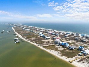 Beach - Family 4BR Bay View Paradise! Deck, Hot Tub, Sauna, Kayak (Dauphin Island)