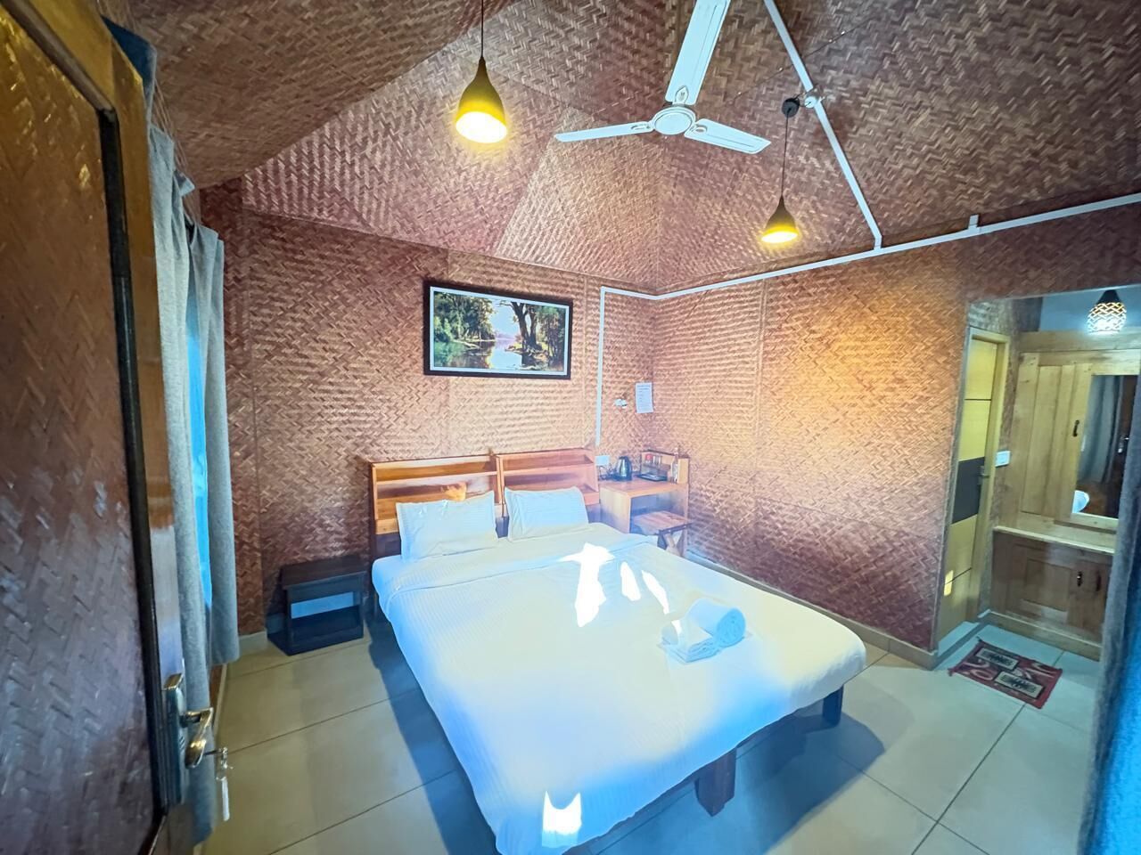 Casa na árvore standard, sacada, vista para o jardim | Escrivaninha, espaço de trabalho para notebook, Wi-Fi de cortesia