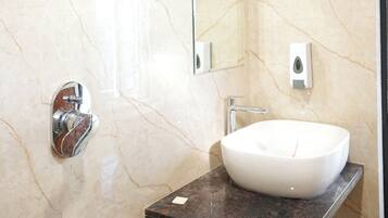 Classic Double Room, City View | Bathroom