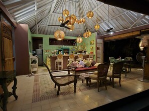 Dining - Villa Green Haven - Canggu - private Balinese villa with pool (Canggu)
