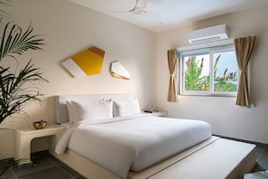 9 bedrooms, iron/ironing board, WiFi, bed sheets