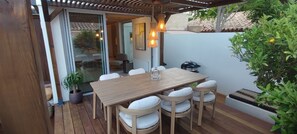 Outdoor dining - Exceptional property, 3 suites -50 m from beach. Entire property: villa Hyères, France (Hyères)