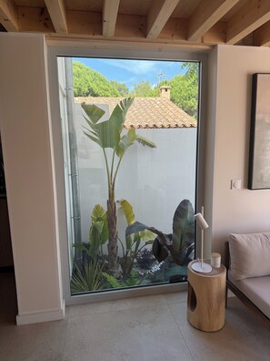 Interior - Exceptional property, 3 suites -50 m from beach. Entire property: villa Hyères, France (Hyères)