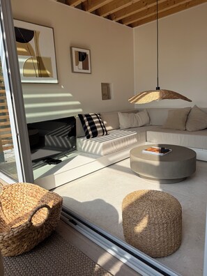 Interior - Exceptional property, 3 suites -50 m from beach. Entire property: villa Hyères, France (Hyères)