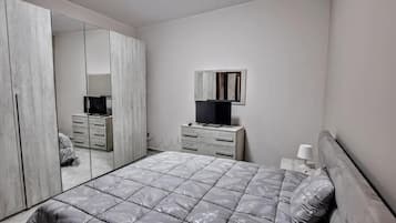 Fer et planche Ă repasser, accĂšs Internet, draps fournis