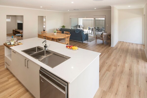 Interior - Spirit of the Bay - Central Busselton (West Busselton)