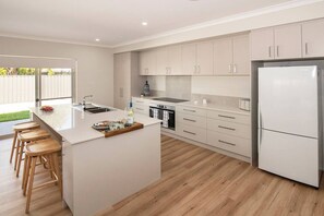 Private kitchen - Spirit of the Bay - Central Busselton (West Busselton)