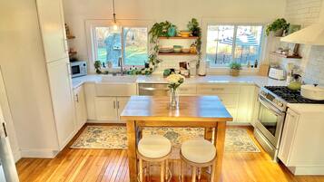 Micro-ondes, four, plaque de cuisson, lave-vaisselle