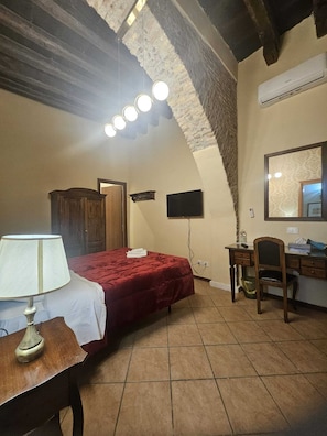 Standard Double Room, City View | Egyptian cotton sheets, premium bedding, down comforters - Hotel Giubileo (Rome)