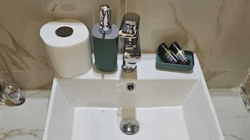 Standard-Doppelzimmer, Stadtblick | Badezimmer