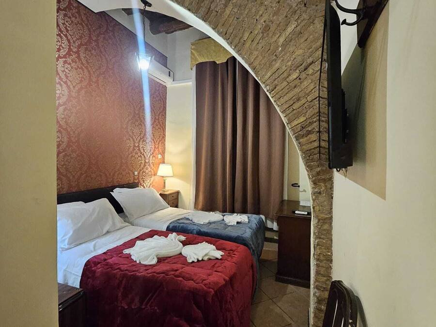 Deluxe Triple Room | Egyptian cotton sheets, premium bedding, down comforters