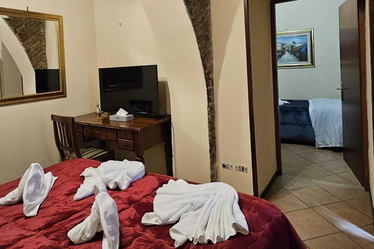 Deluxe Triple Room | Egyptian cotton sheets, premium bedding, down comforters