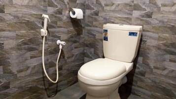Comfort Triple Room, Non Smoking, Ground Floor | Bathroom