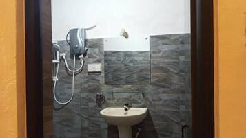 Comfort Triple Room, Non Smoking, Ground Floor | Bathroom | Shower, towels