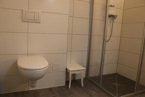 อพาร์ทเมนท์, วิวแม่น้ำ | ห้องน้ำ