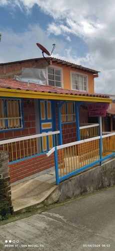 House 5 Blocks From Main Park, Private