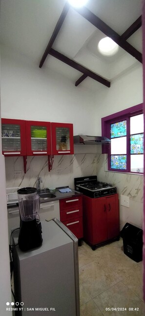 Interior - House 5 Blocks From Main Park, Private (Filandia)