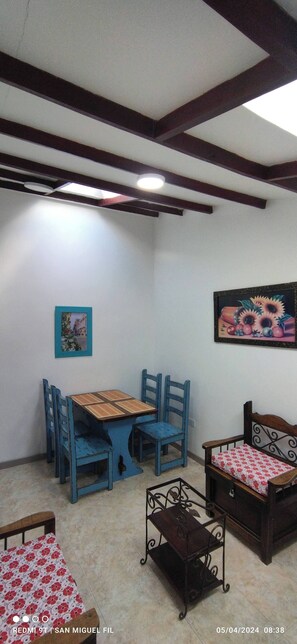 2 bedrooms - House 5 Blocks From Main Park, Private (Filandia)